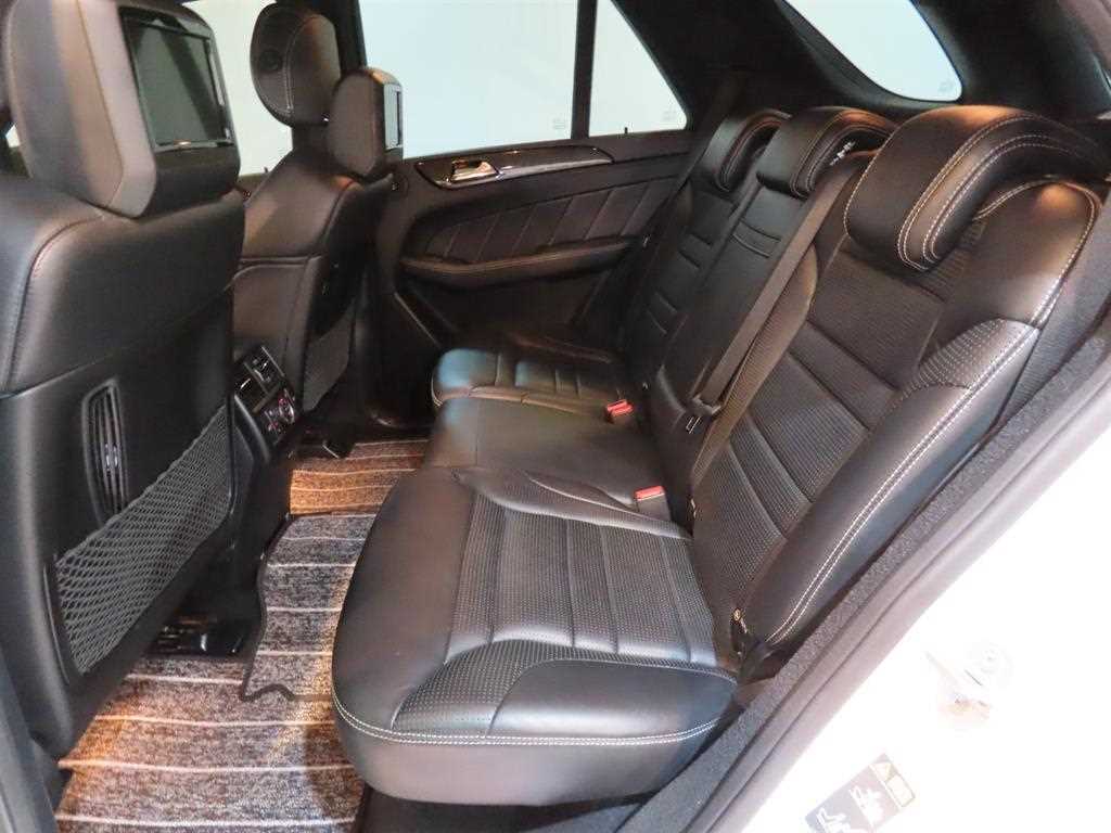 Mercedes Benz GLE Class - Vista 6