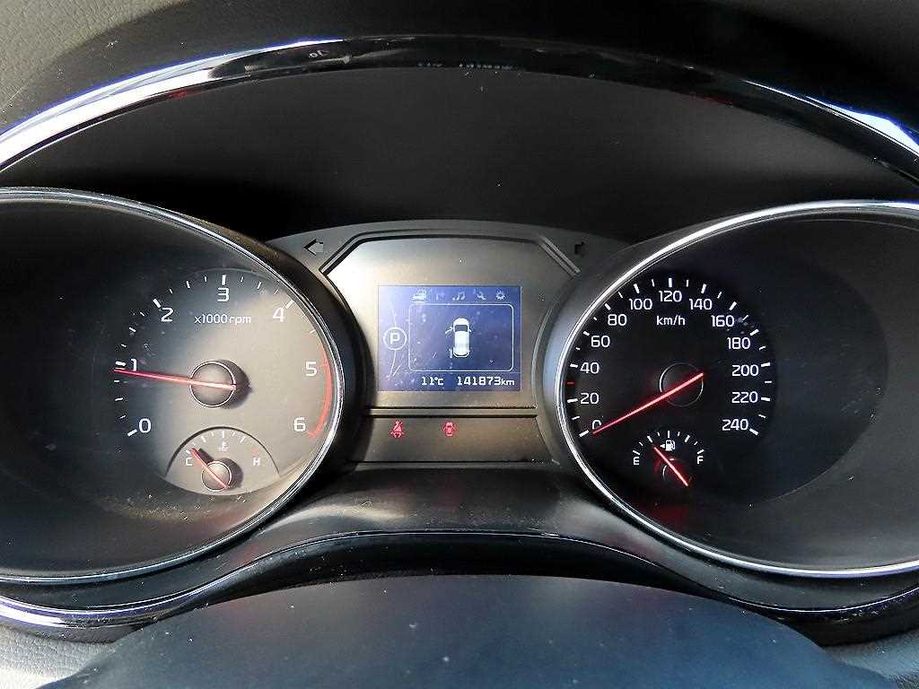 KIA Carnival - Vista 10