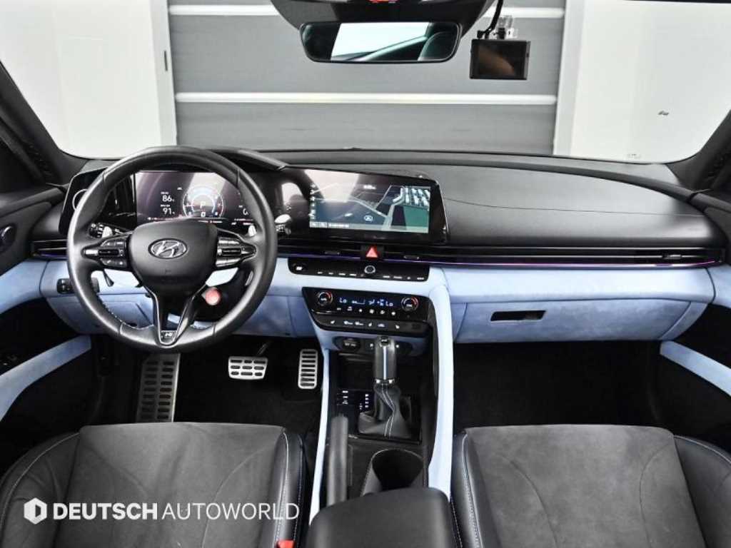 HYUNDAI Avante - Vista 9