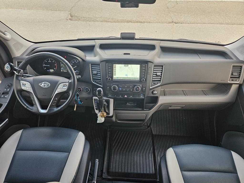 HYUNDAI Solati - Vista 7