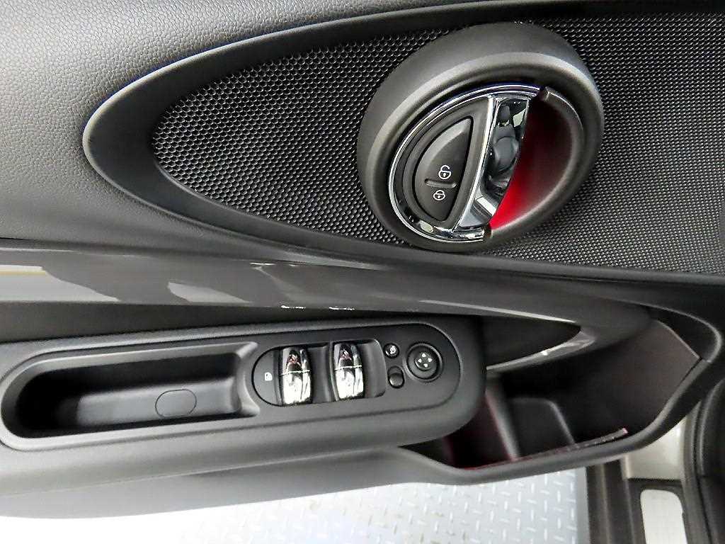 Mini Clubman - Vista 11