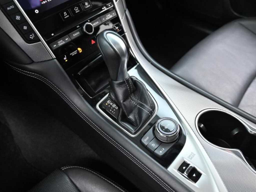 Infiniti Q - Vista 9