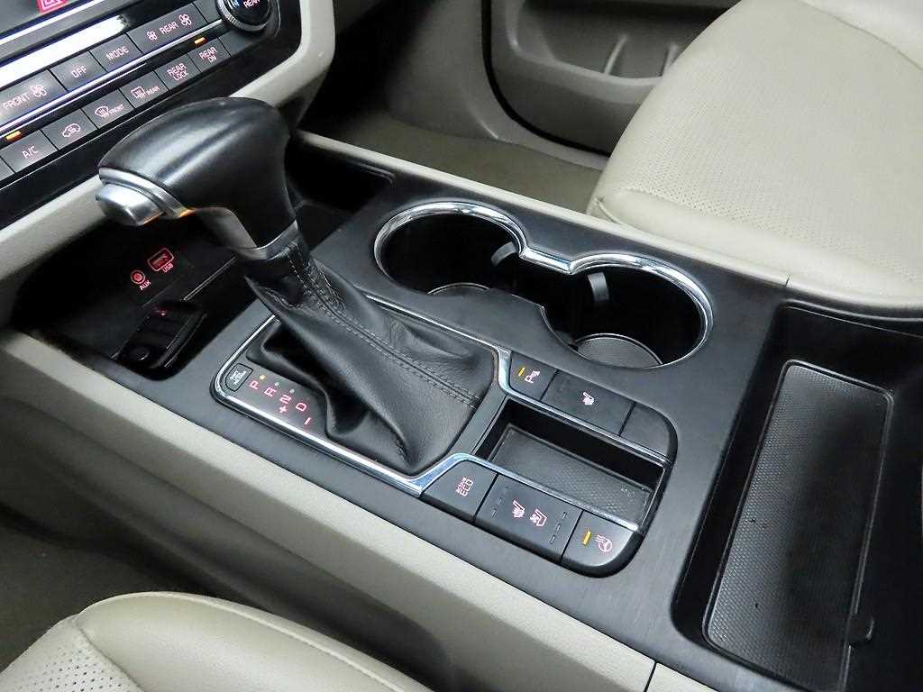 KIA Carnival - Vista 10