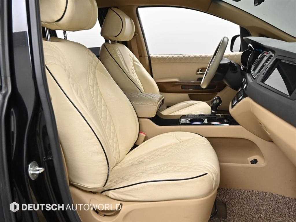 KIA Carnival - Vista 10