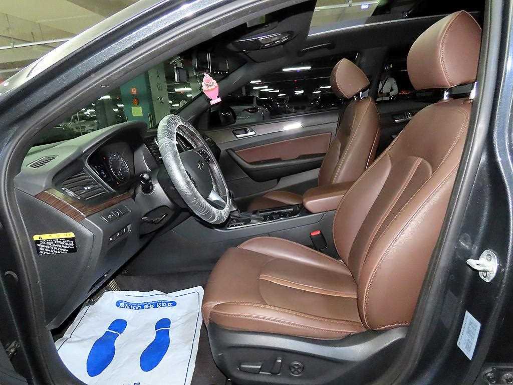 HYUNDAI Sonata - Vista 6