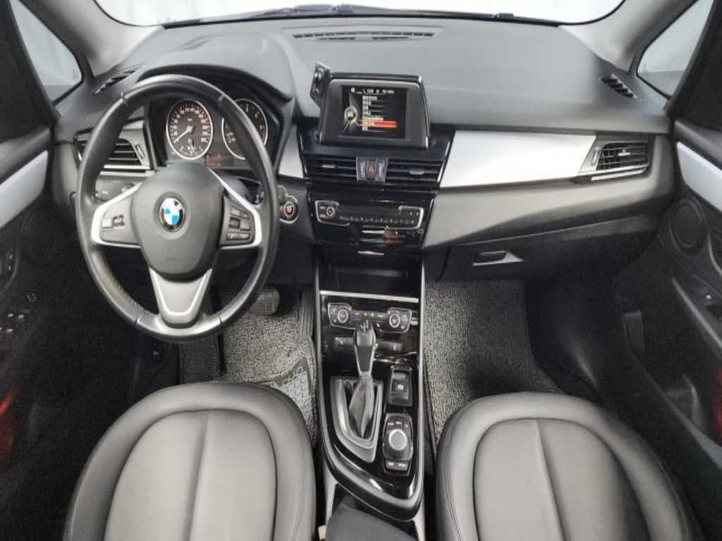 BMW 2 series - Vista 8