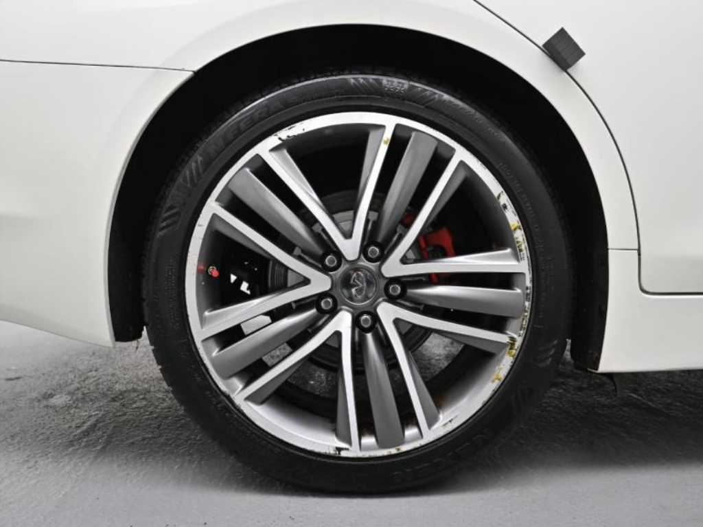 Infiniti Q - Vista 5