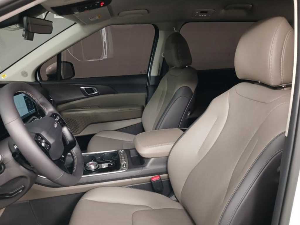 KIA Carnival - Vista 7