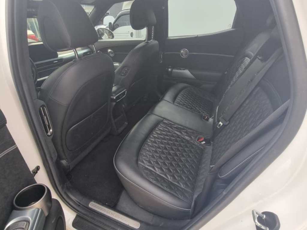 Genesis GV60 - Vista 5