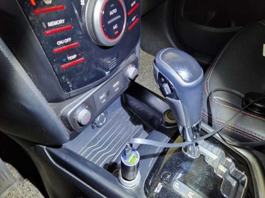 Ssangyong Tivoli - Vista 10