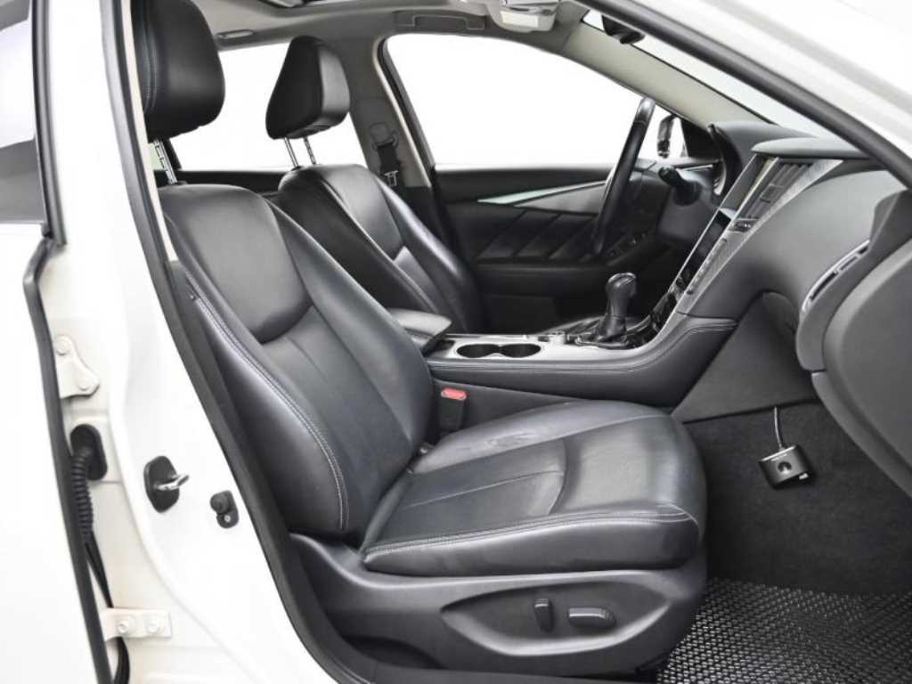 Infiniti Q - Vista 10