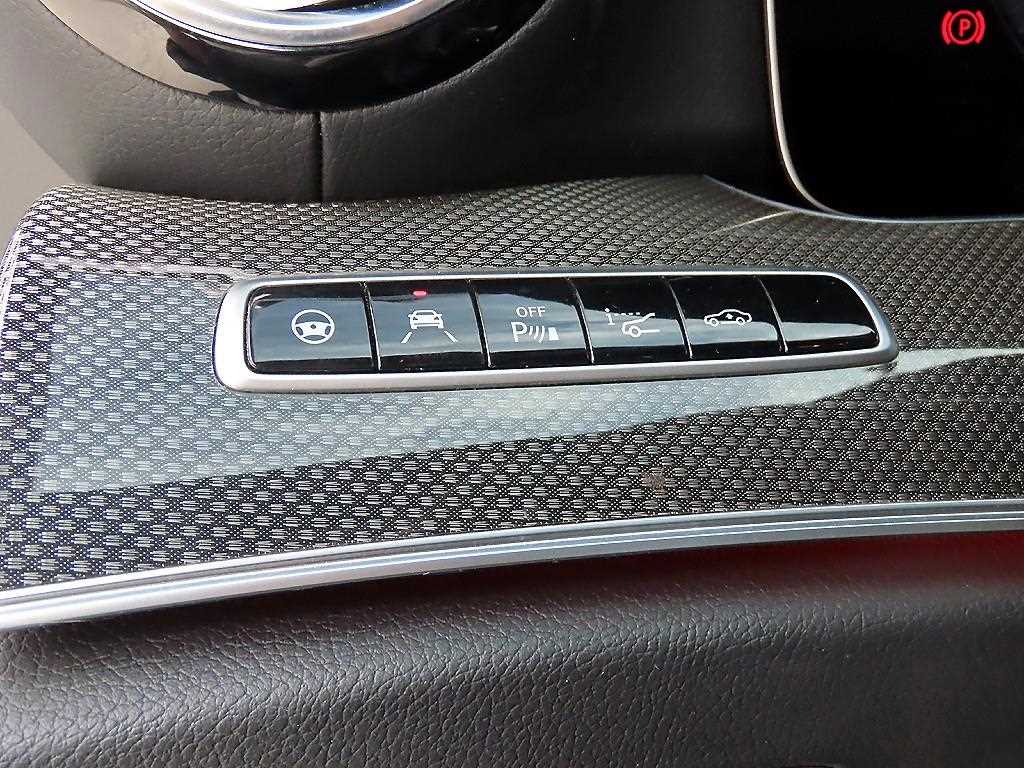 Mercedes Benz E class - Vista 12