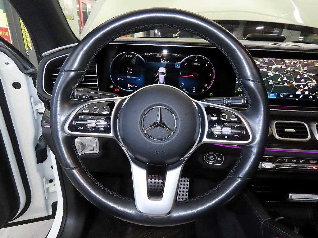 Mercedes Benz GLE Class - Vista 8