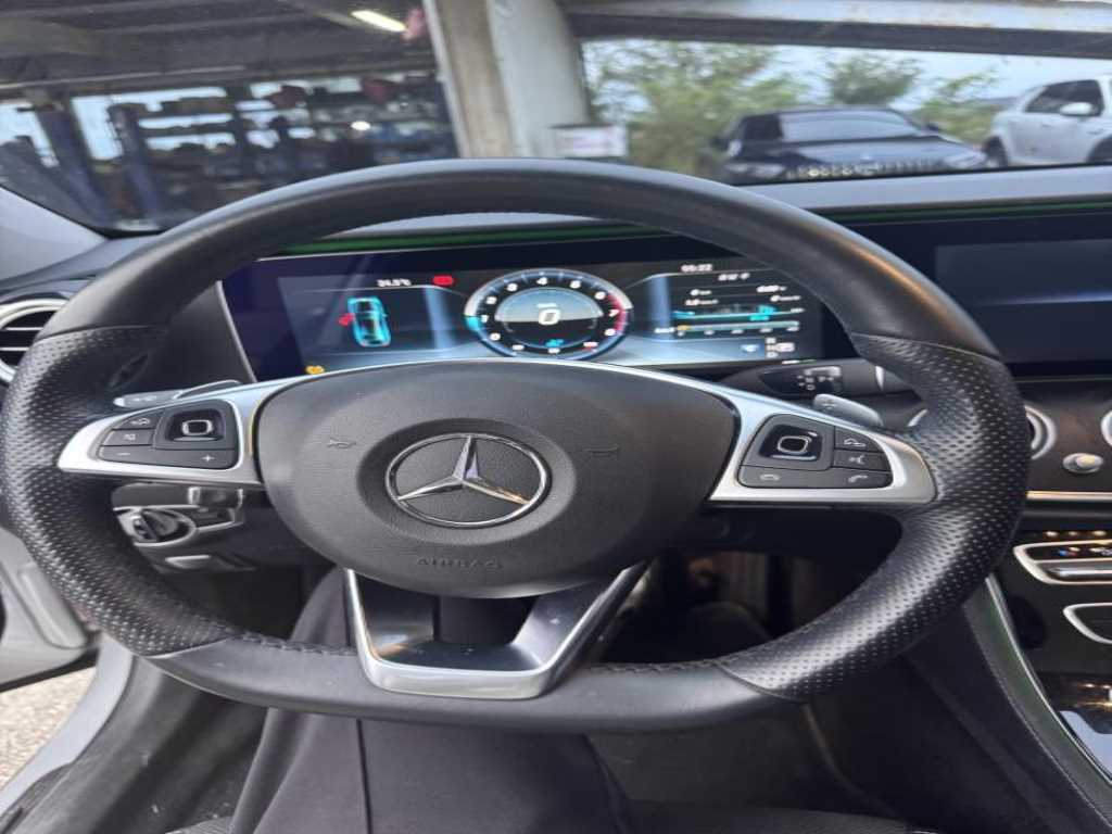 Mercedes Benz E class - Vista 10