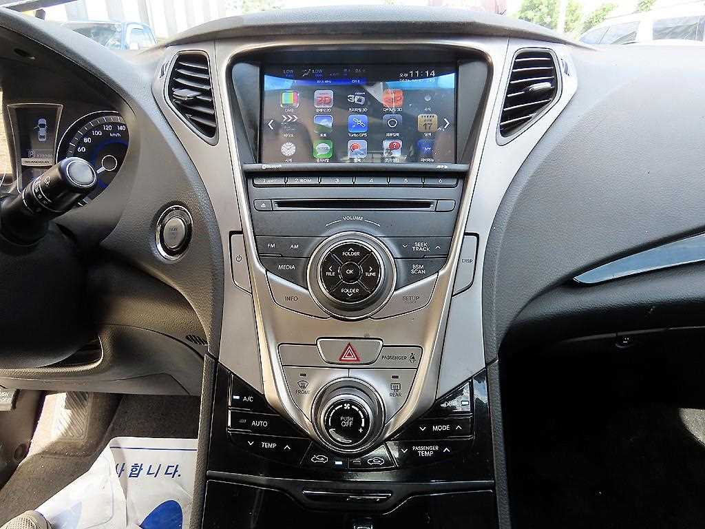 HYUNDAI Grandeur - Vista 12