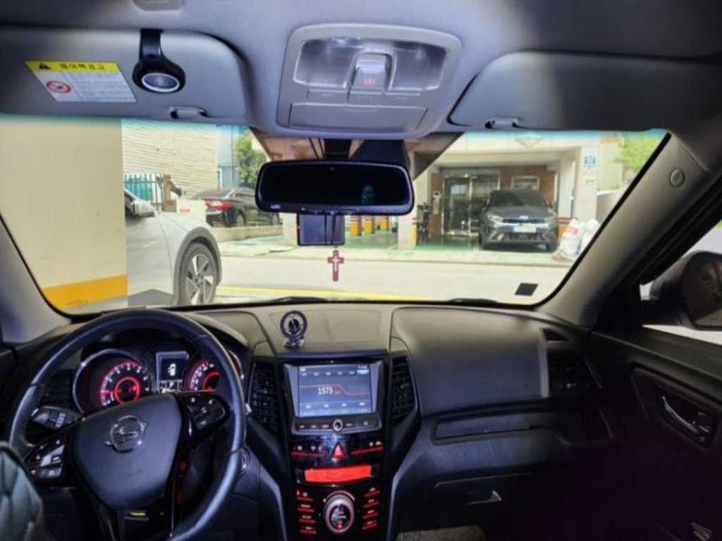 Ssangyong Tivoli - Vista 5