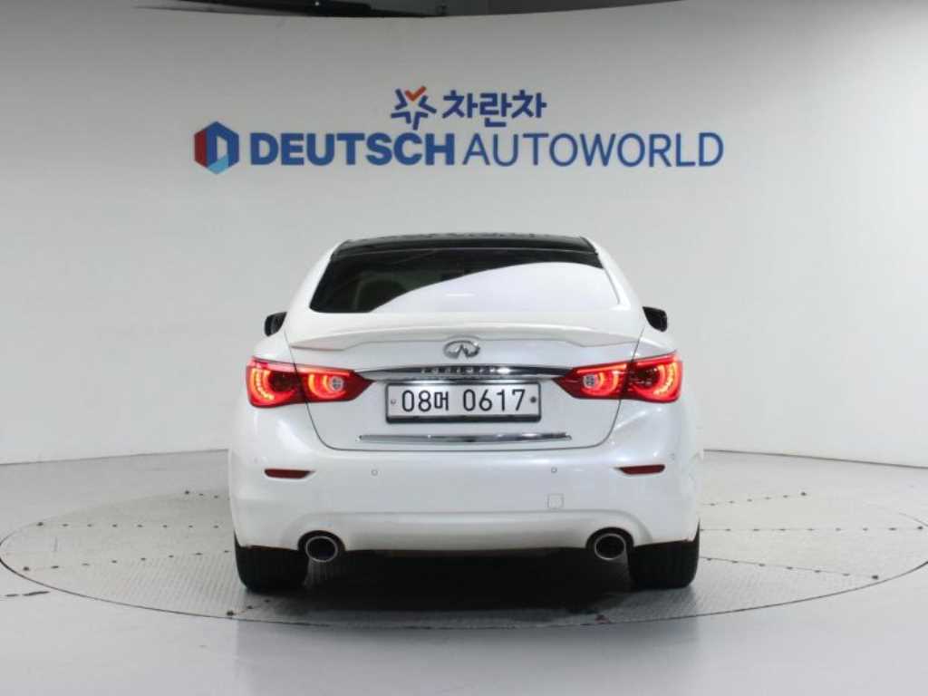 Infiniti Q - Vista 4