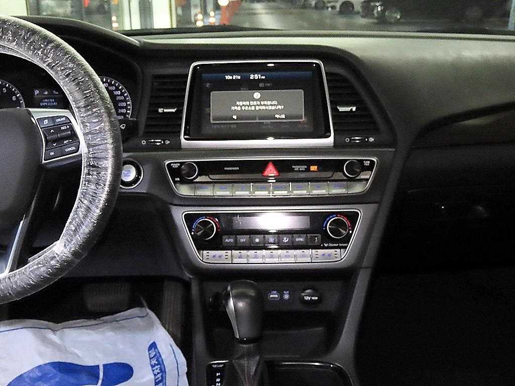 HYUNDAI Sonata - Vista 11