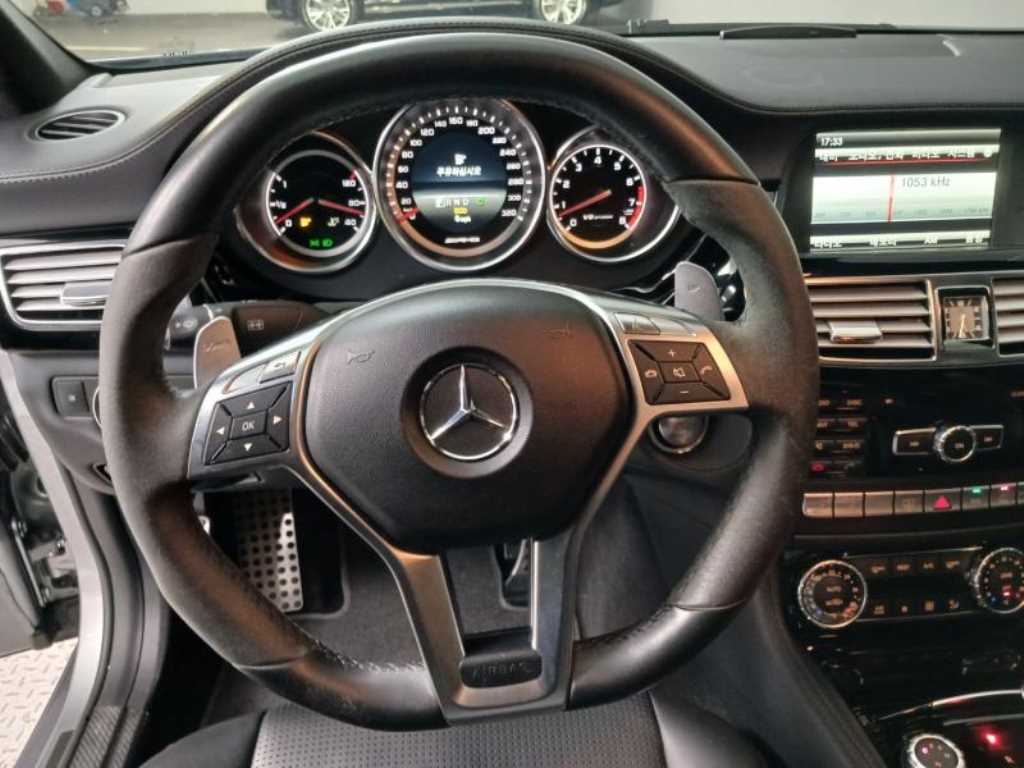 Mercedes Benz CLS Class - Vista 11