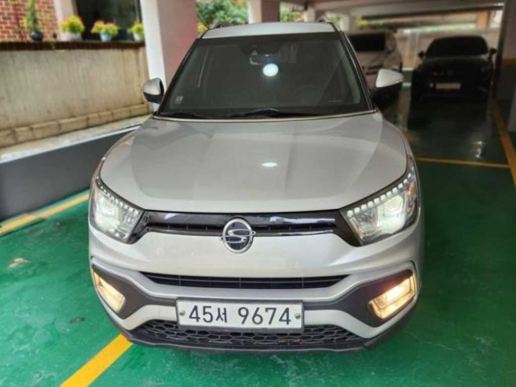 Ssangyong Tivoli 2017 Blanco - Importación desde Corea - HF Imports Iquique - Foto 1