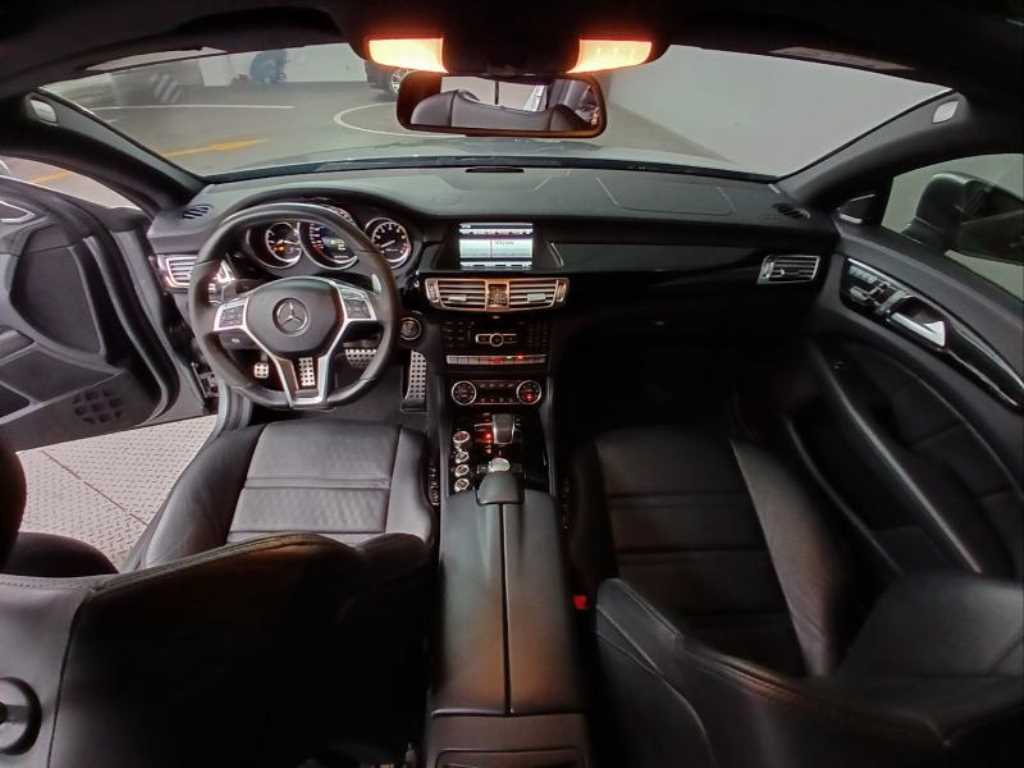Mercedes Benz CLS Class - Vista 6