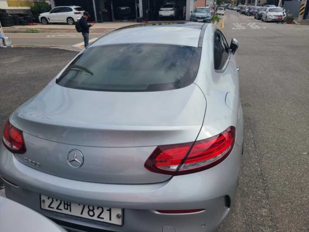 Mercedes Benz C Class - Vista 4