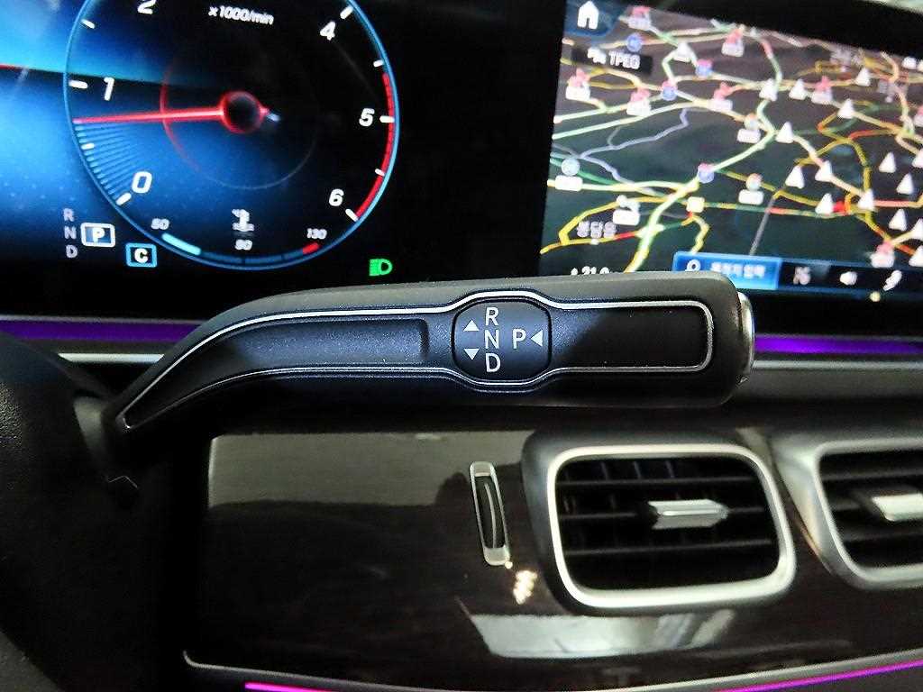 Mercedes Benz GLE Class - Vista 12