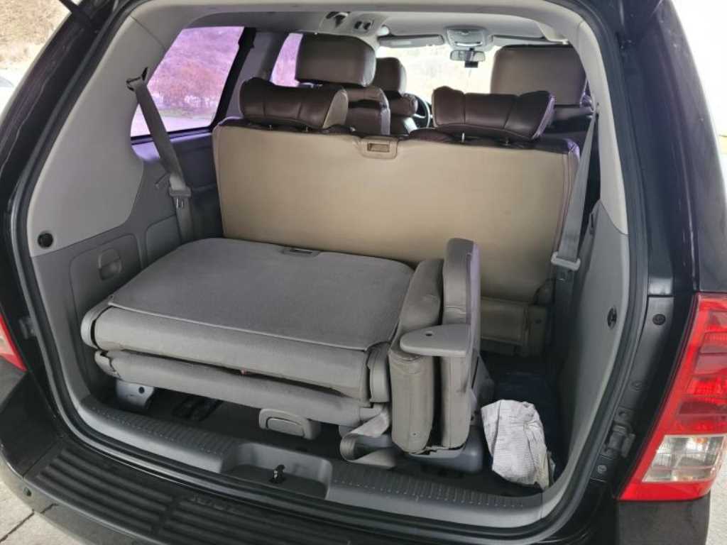 KIA Carnival - Vista 11