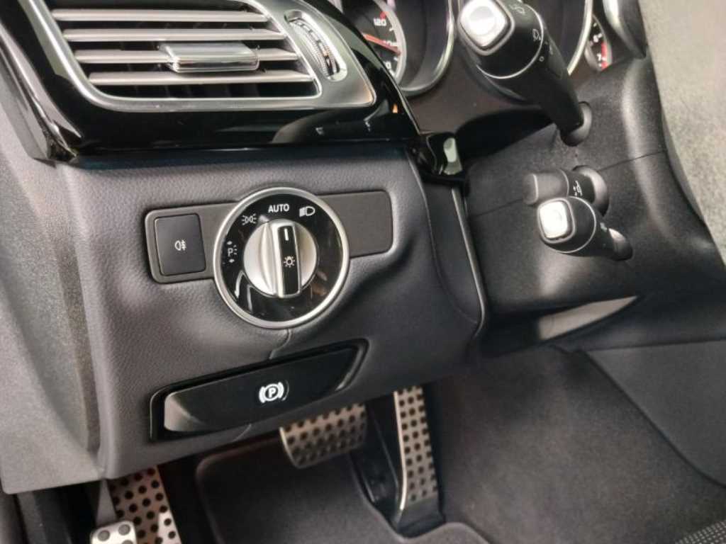 Mercedes Benz CLS Class - Vista 12