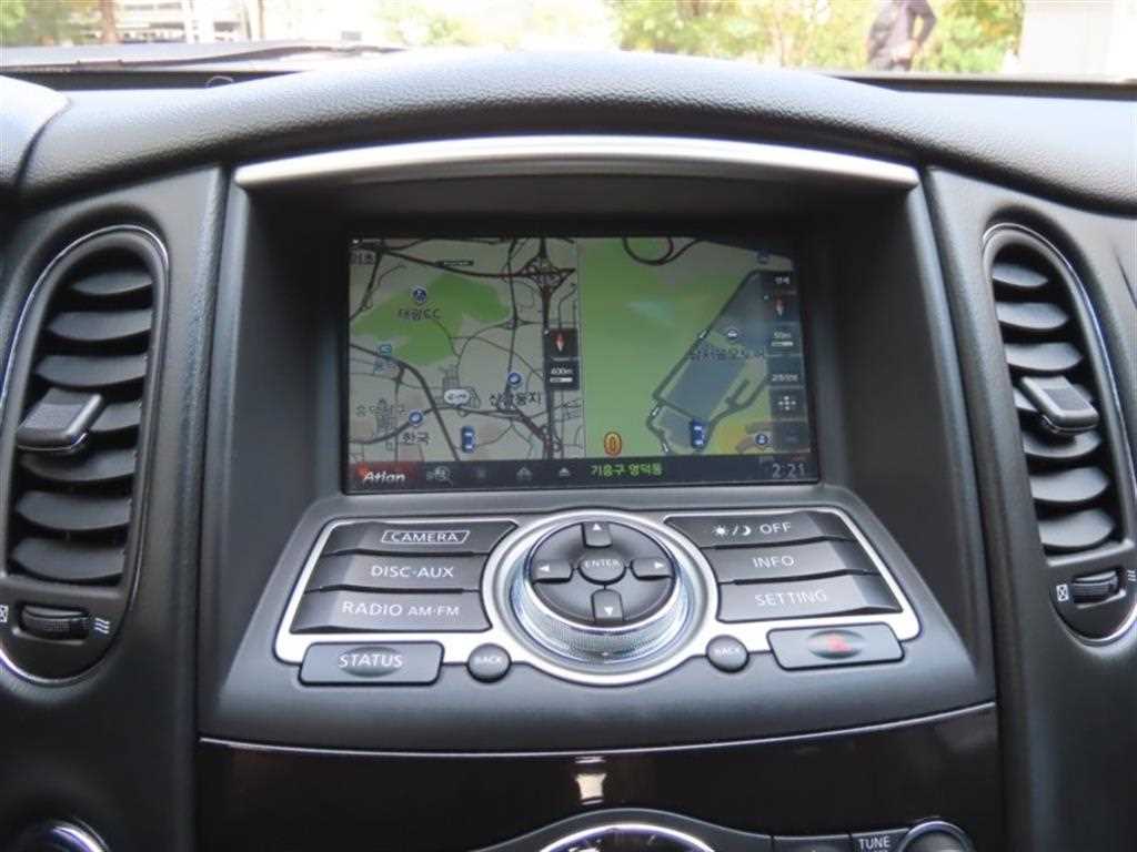 Infiniti QX - Vista 8