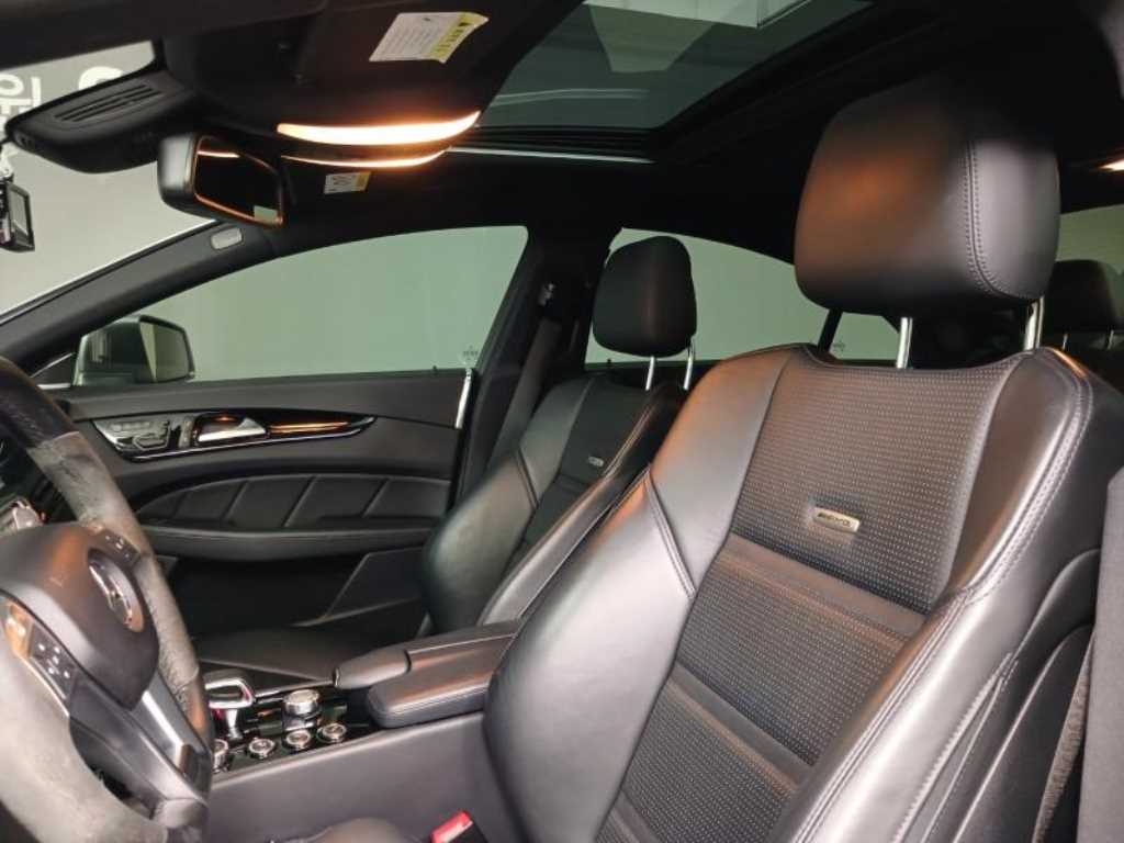 Mercedes Benz CLS Class - Vista 7