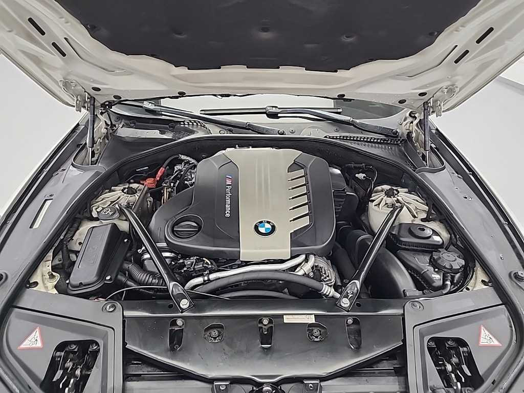 BMW 5 Series - Vista 5