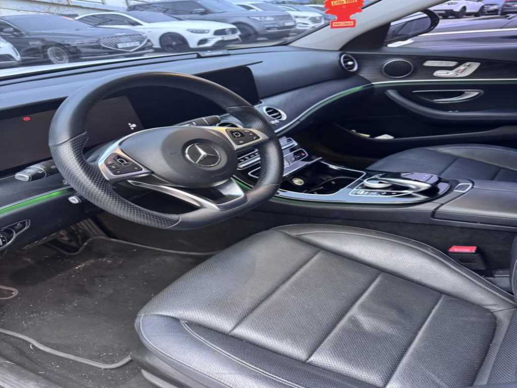 Mercedes Benz E class - Vista 6