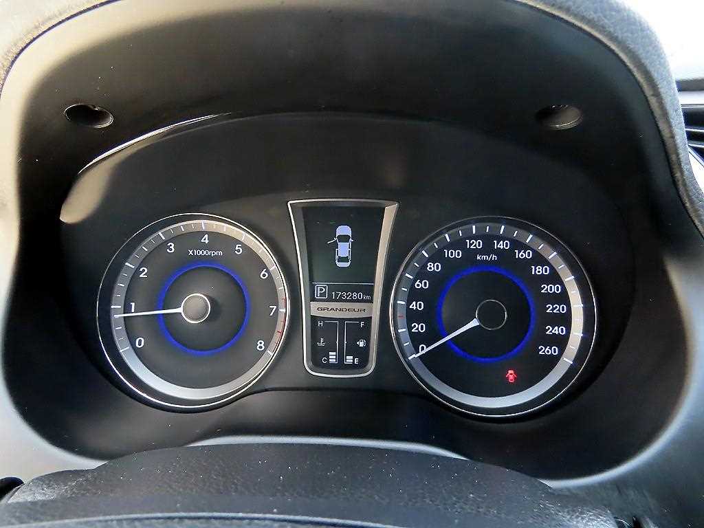 HYUNDAI Grandeur - Vista 9