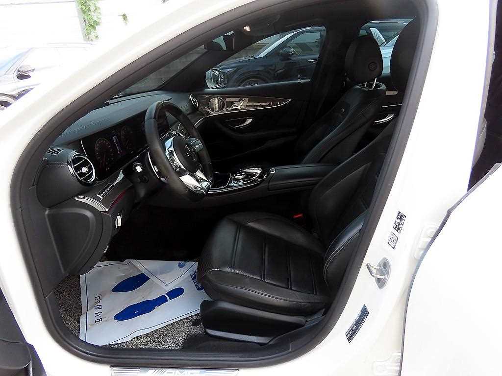 Mercedes Benz E class - Vista 5