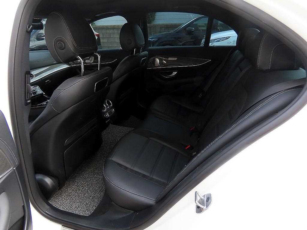 Mercedes Benz E class - Vista 6