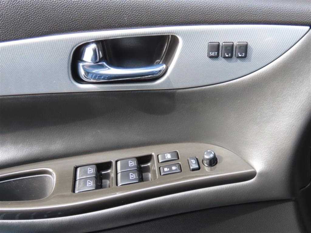 Infiniti QX - Vista 12