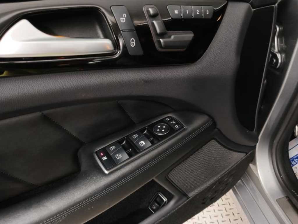 Mercedes Benz CLS Class - Vista 9