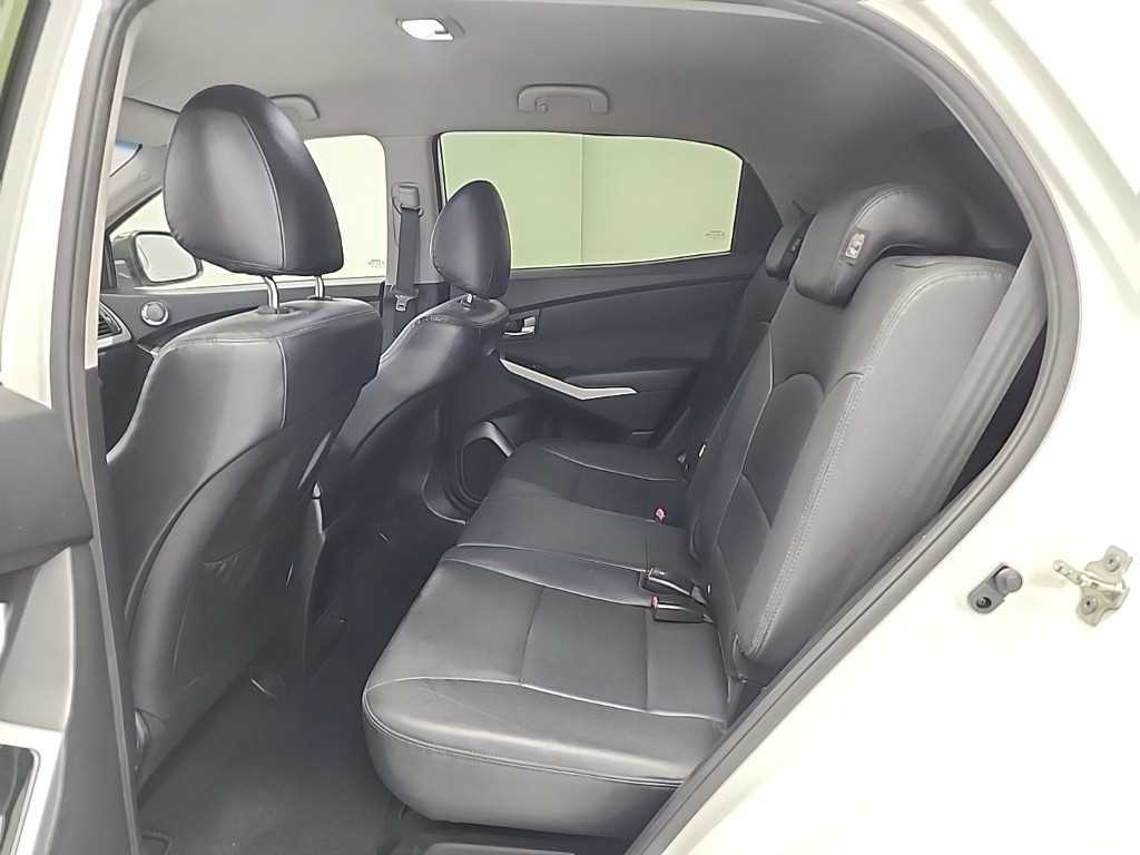 Ssangyong Korando - Vista 12