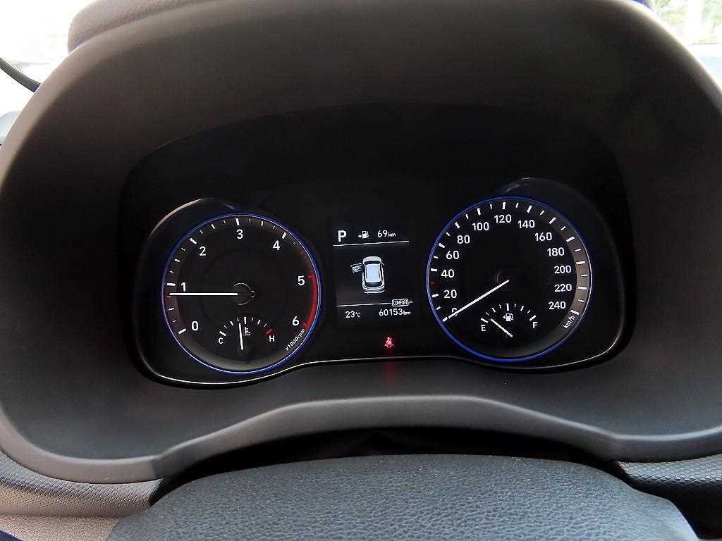 HYUNDAI Kona - Vista 9