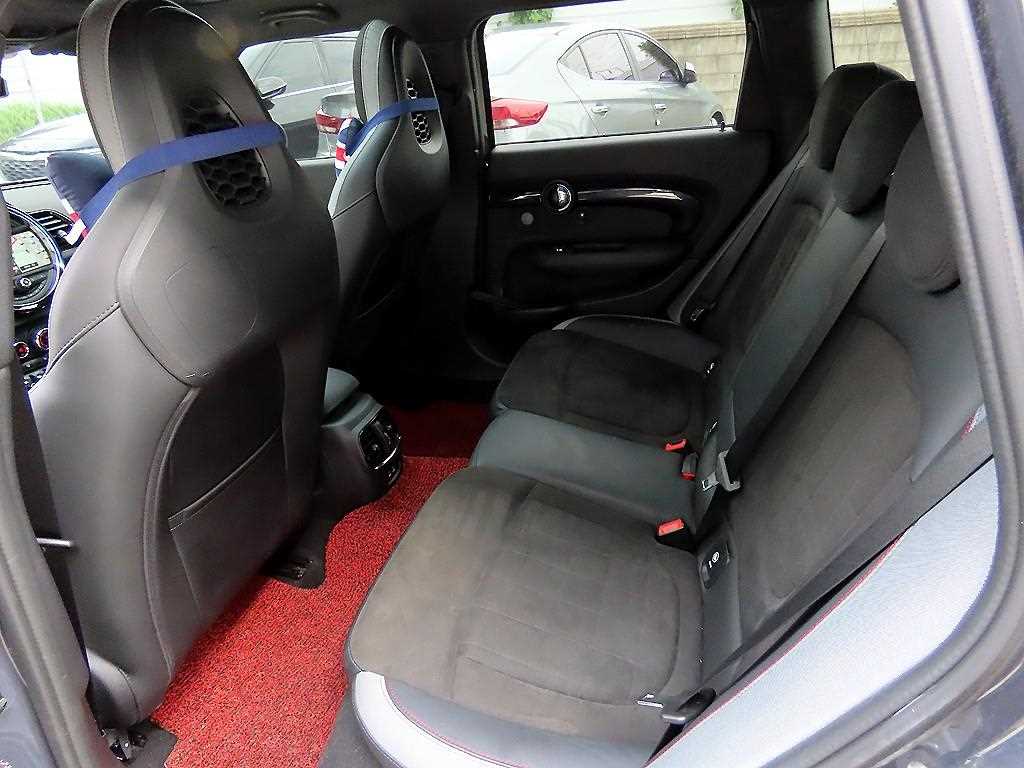 Mini Clubman - Vista 6