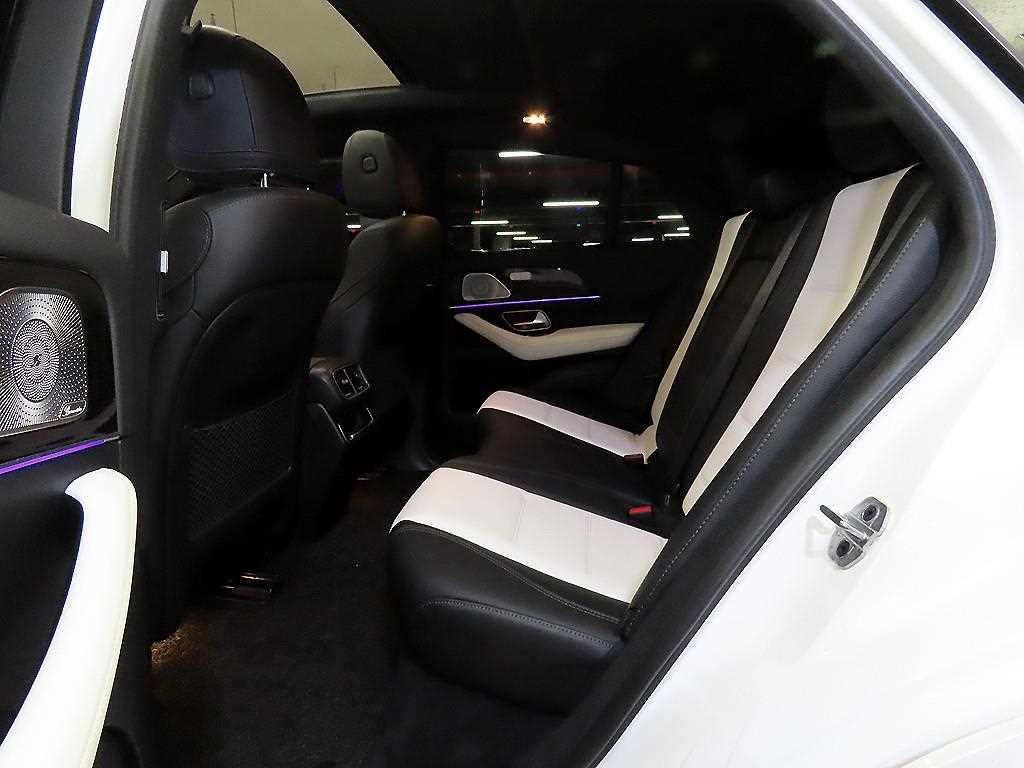 Mercedes Benz GLE Class - Vista 7