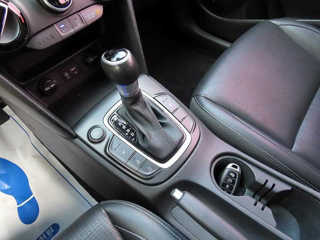 HYUNDAI Kona - Vista 11