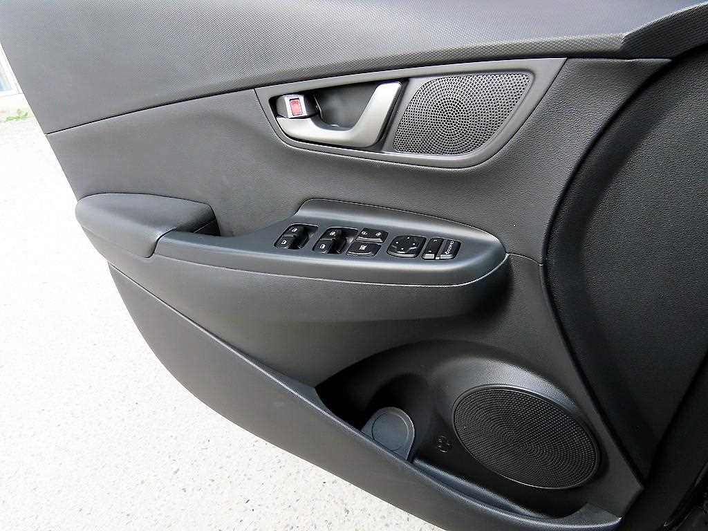 HYUNDAI Kona - Vista 12