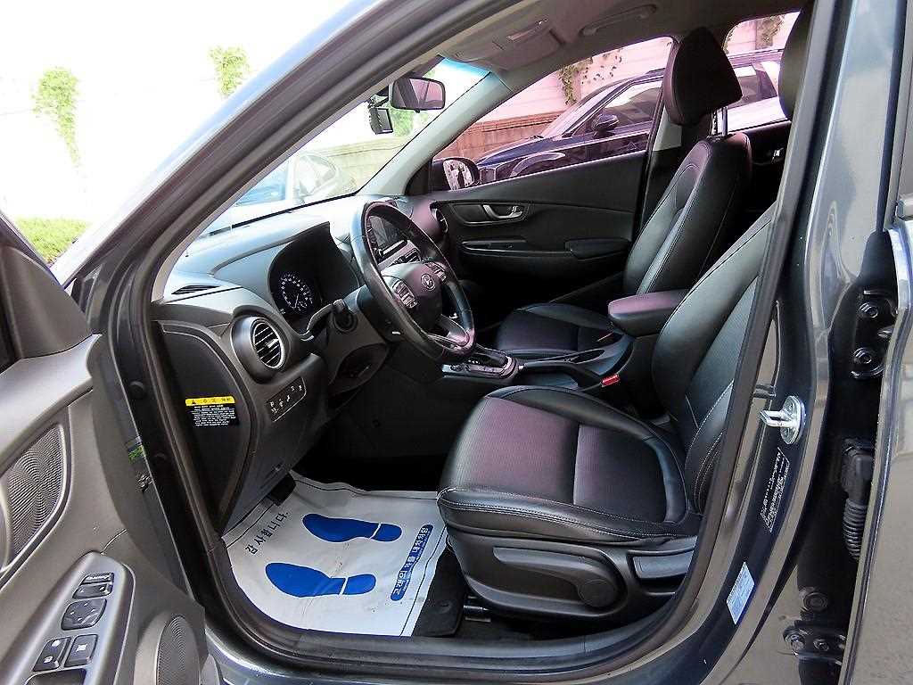 HYUNDAI Kona - Vista 5