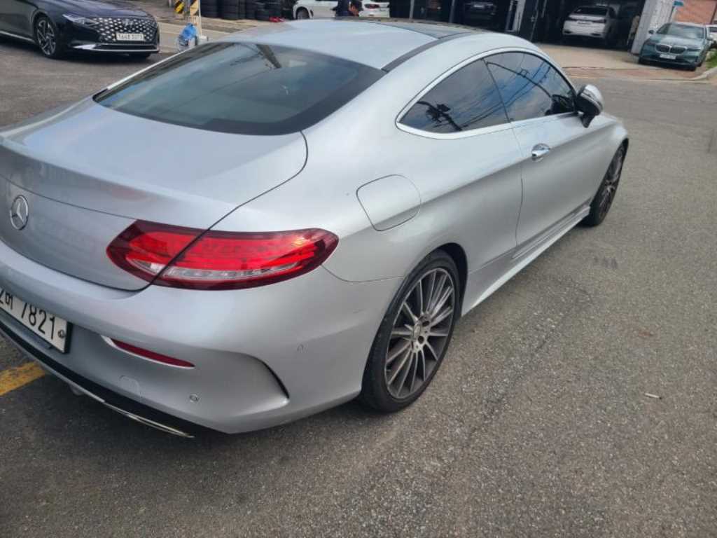 Mercedes Benz C Class - Vista 5