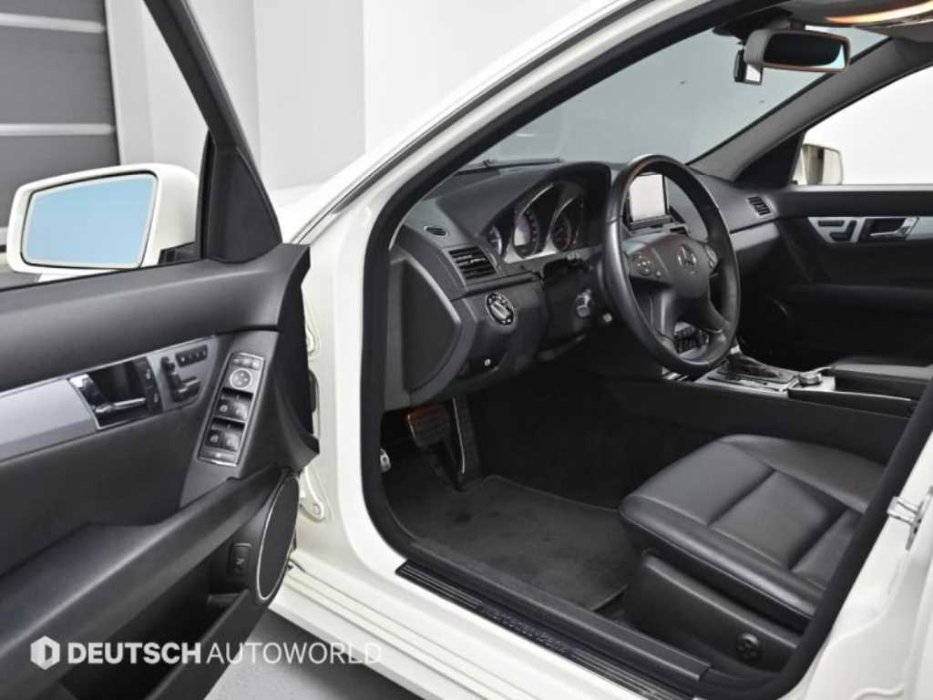 Mercedes Benz C Class - Vista 11