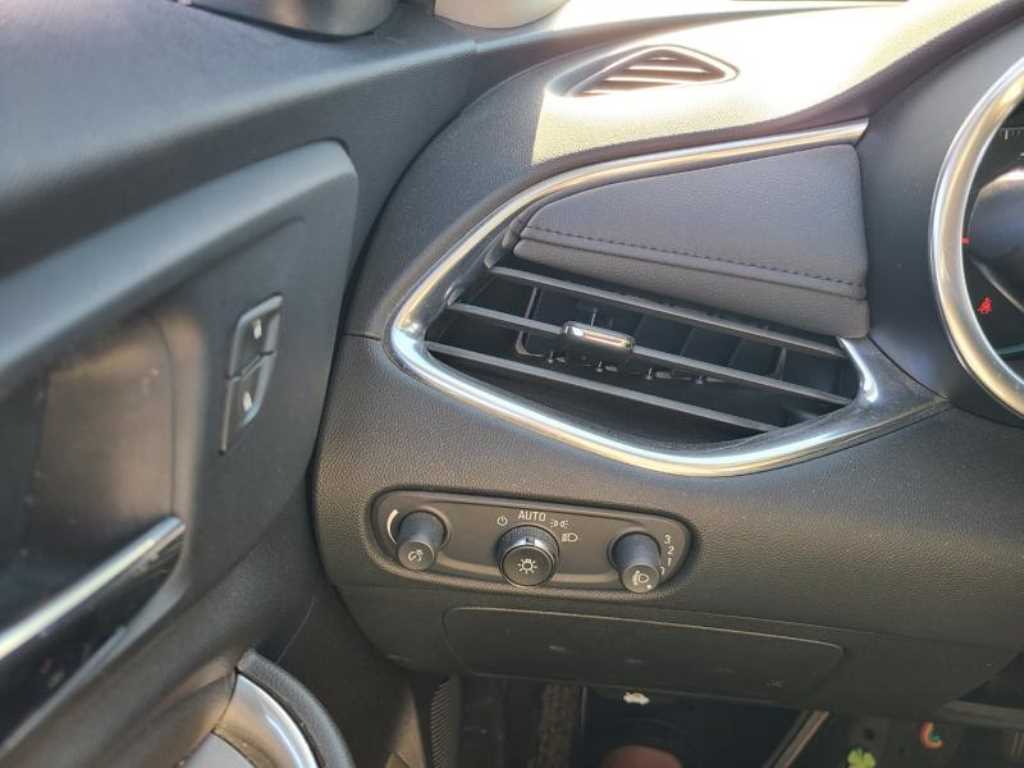 Chevrolet Malibu - Vista 6