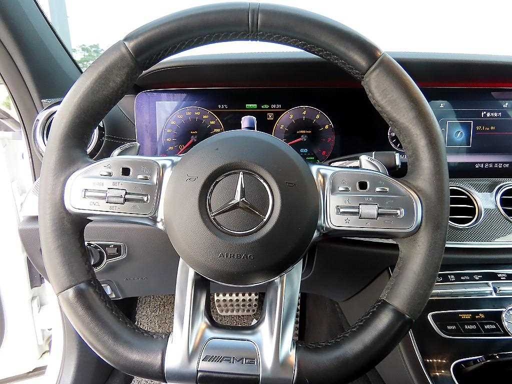 Mercedes Benz E class - Vista 8