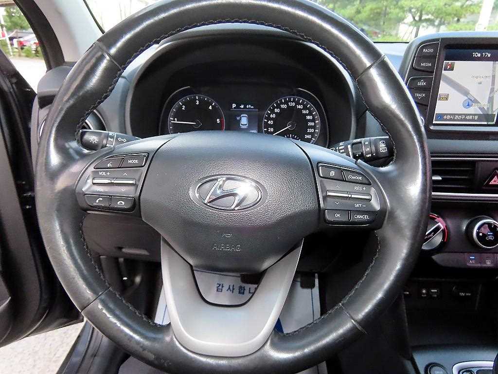 HYUNDAI Kona - Vista 8